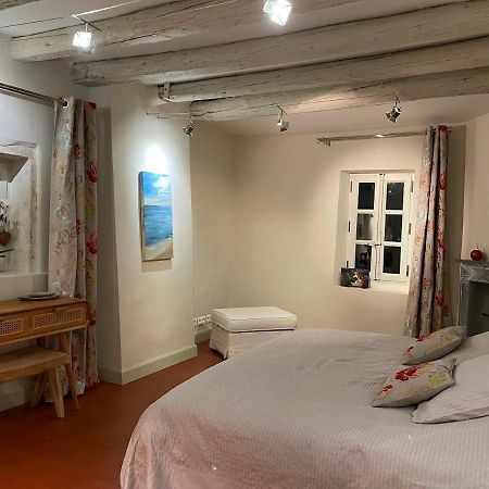 Ermitage Notre Dame De Vacquieres Bed & Breakfast Noves ภายนอก รูปภาพ