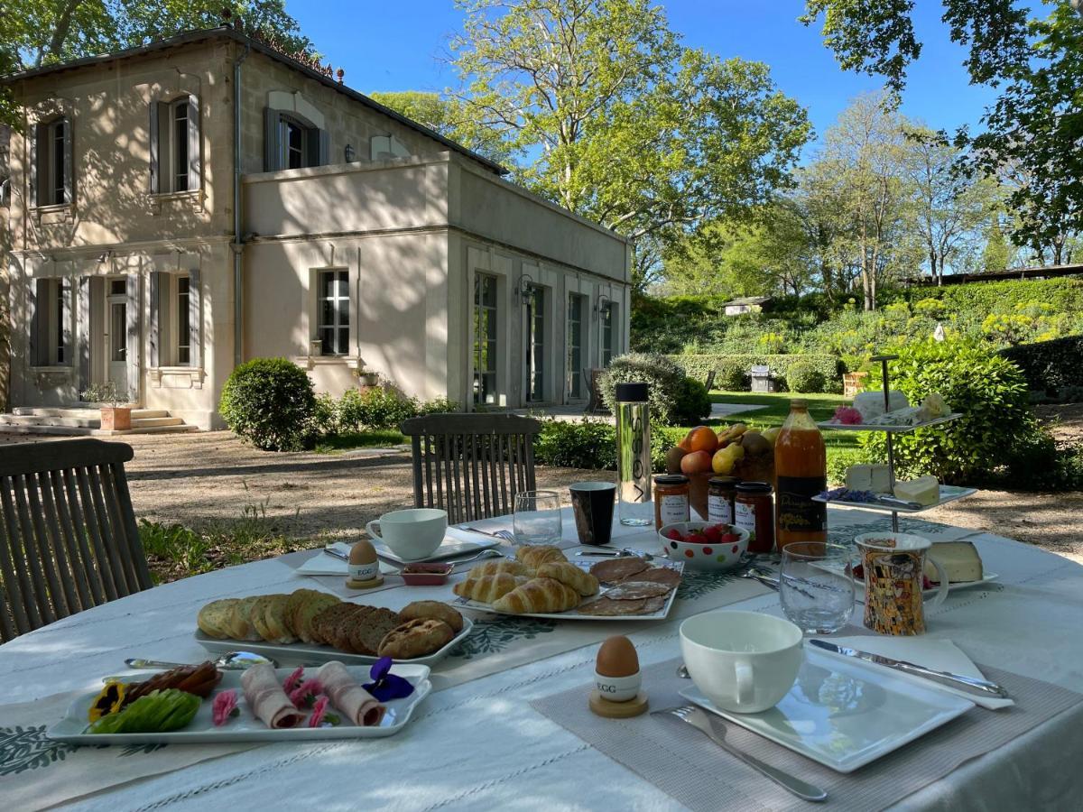 Ermitage Notre Dame De Vacquieres Bed & Breakfast Noves ภายนอก รูปภาพ