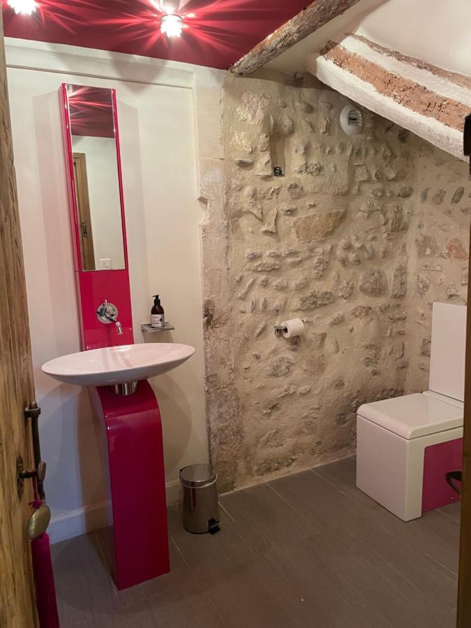 Ermitage Notre Dame De Vacquieres Bed & Breakfast Noves ภายนอก รูปภาพ