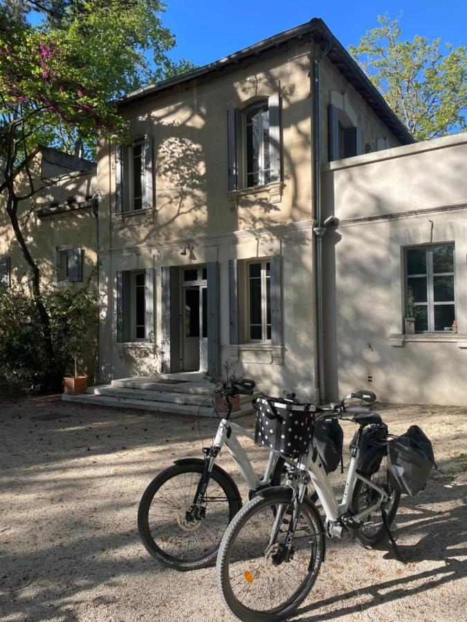 Ermitage Notre Dame De Vacquieres Bed & Breakfast Noves ภายนอก รูปภาพ