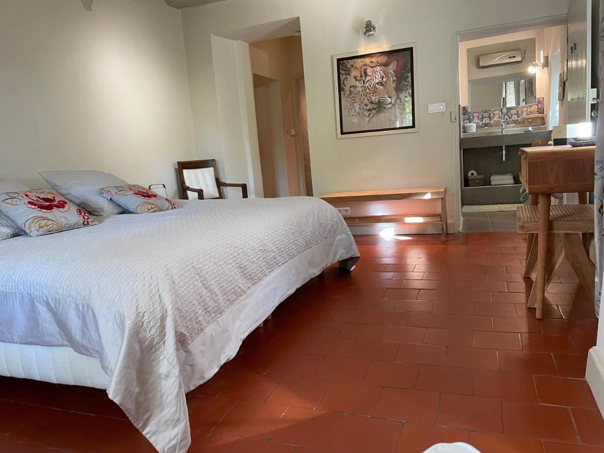 Ermitage Notre Dame De Vacquieres Bed & Breakfast Noves ภายนอก รูปภาพ