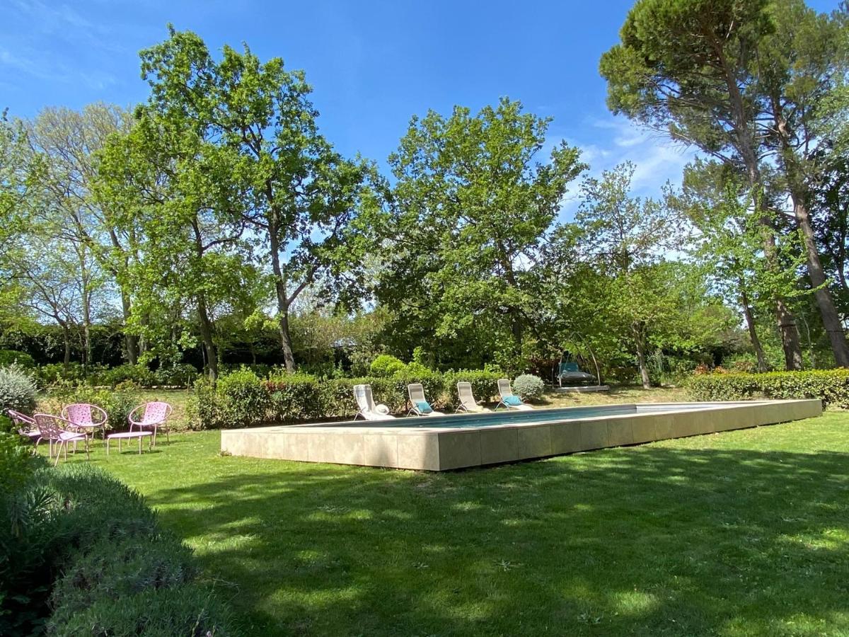 Ermitage Notre Dame De Vacquieres Bed & Breakfast Noves ภายนอก รูปภาพ