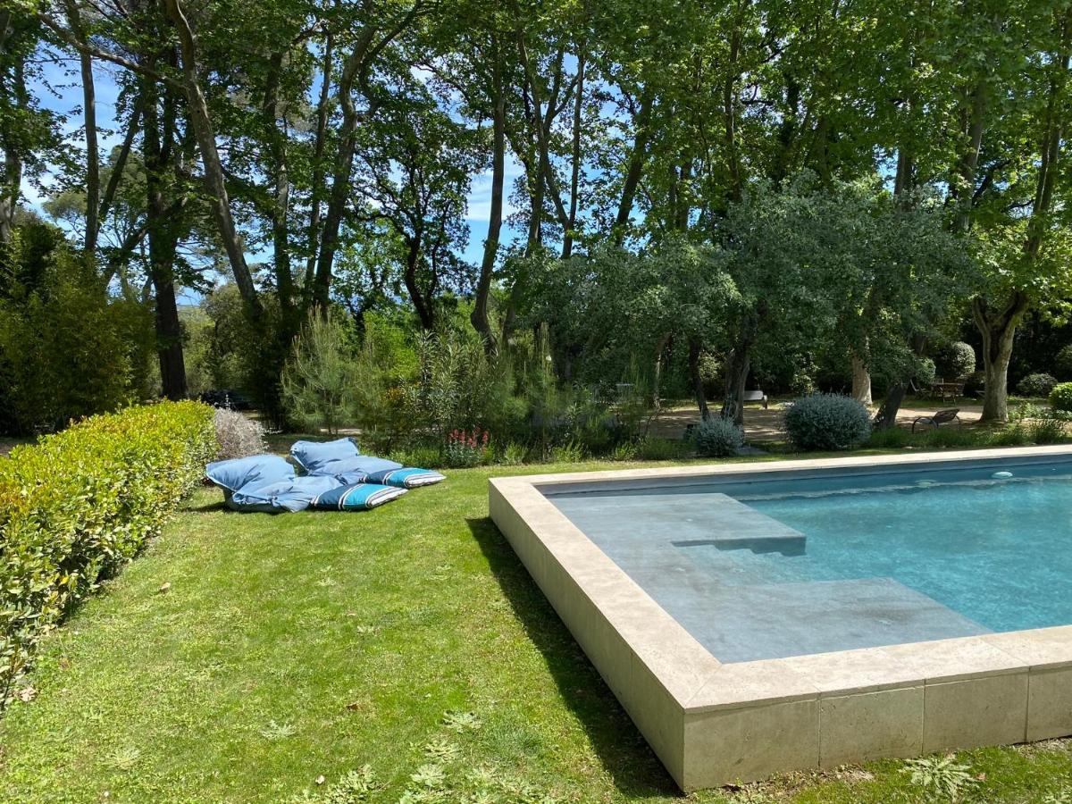 Ermitage Notre Dame De Vacquieres Bed & Breakfast Noves ภายนอก รูปภาพ