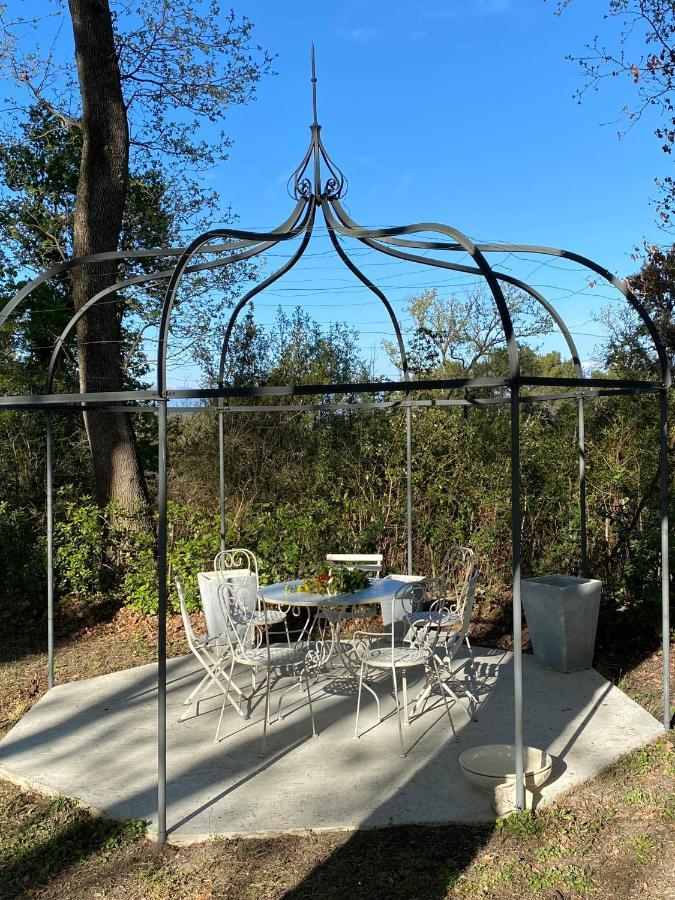 Ermitage Notre Dame De Vacquieres Bed & Breakfast Noves ภายนอก รูปภาพ