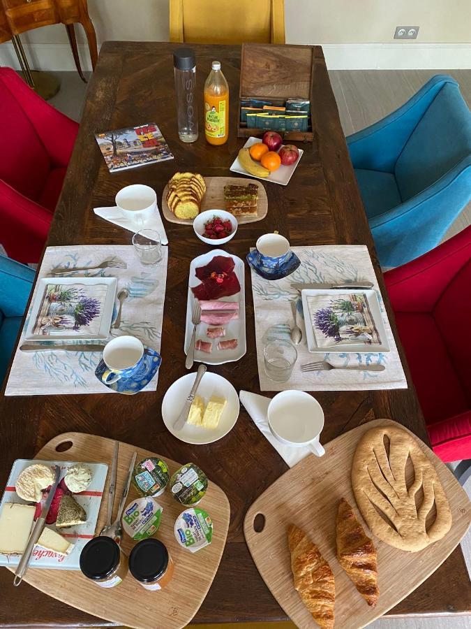 Ermitage Notre Dame De Vacquieres Bed & Breakfast Noves ภายนอก รูปภาพ