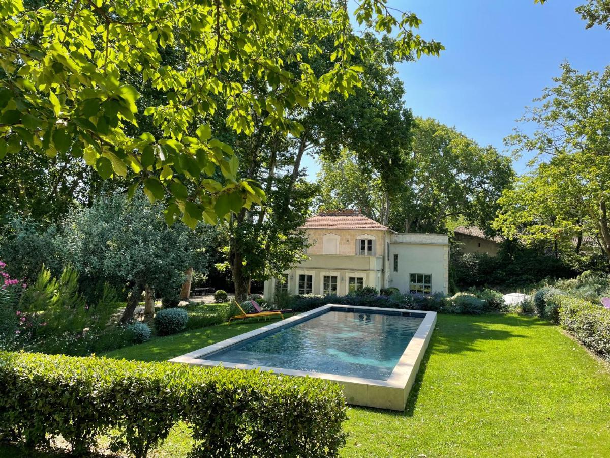 Ermitage Notre Dame De Vacquieres Bed & Breakfast Noves ภายนอก รูปภาพ